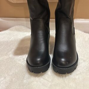 Black boots, Size 6